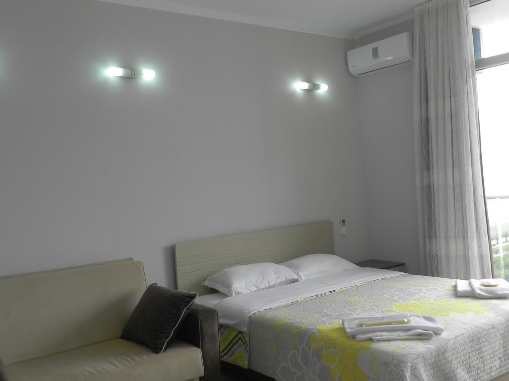 Orbi Sea Towers Batumi Apartment Bagian luar foto