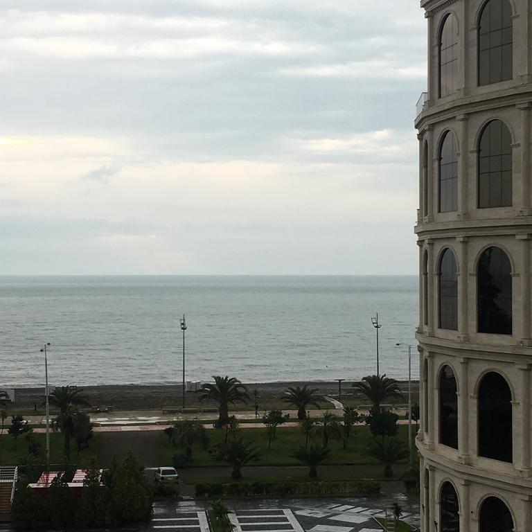 Orbi Sea Towers Batumi Apartment Bagian luar foto